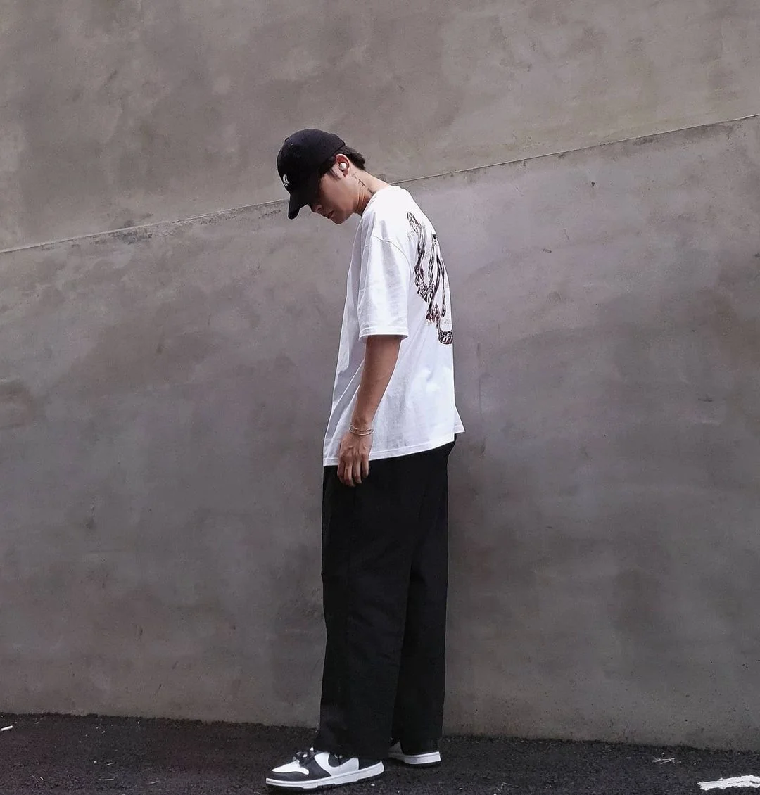 K-Pop Street Style: Oversized Tee & Wide Leg Pants