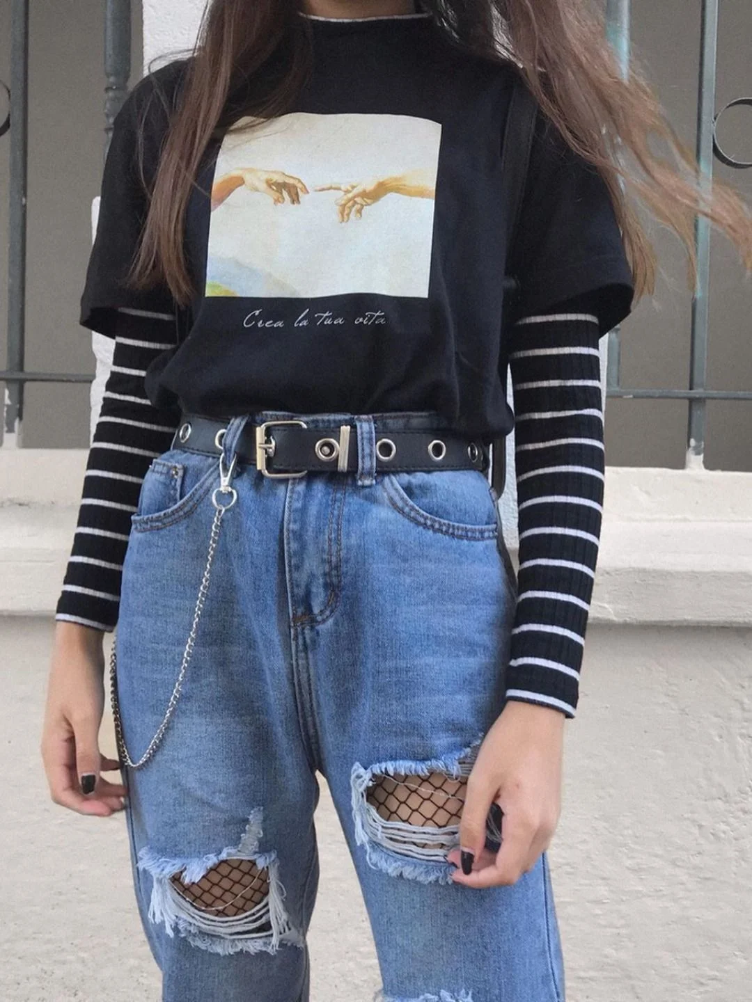 Edgy Skater Girl Aesthetic: Ripped Jeans & Layered Tee