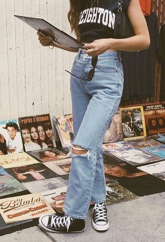 90s Grunge-Inspired Street Style