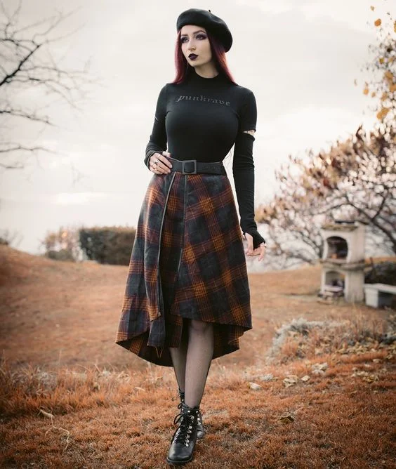 Edgy Autumn Plaid Skirt Style