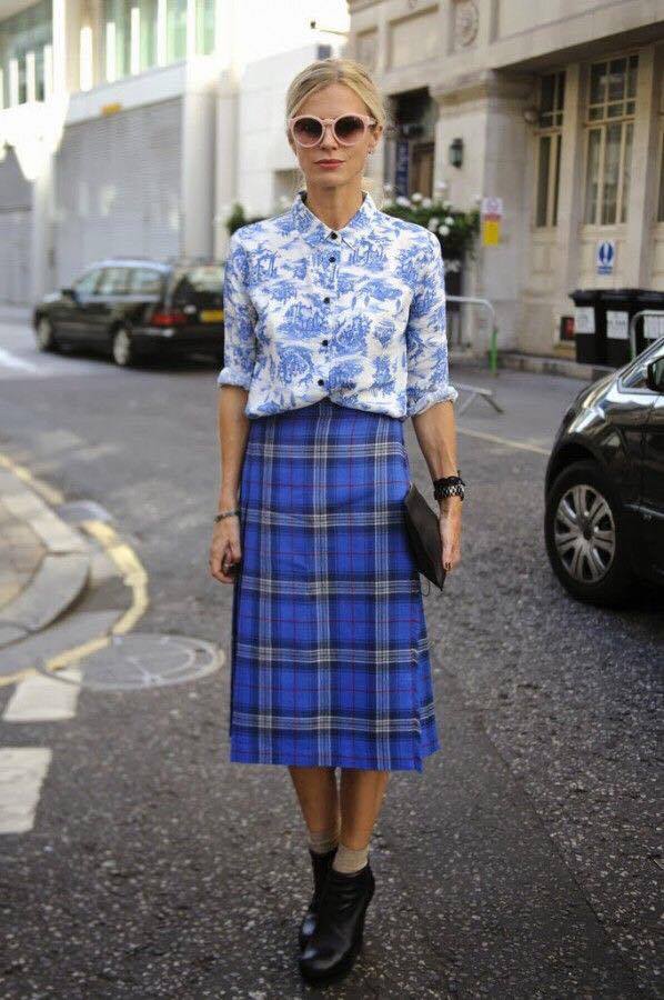 Preppy Plaid Perfection: Blue Tartan Skirt & Toile Top
