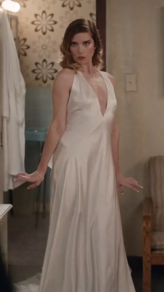 Alexis Rose Iconic Wedding Dress