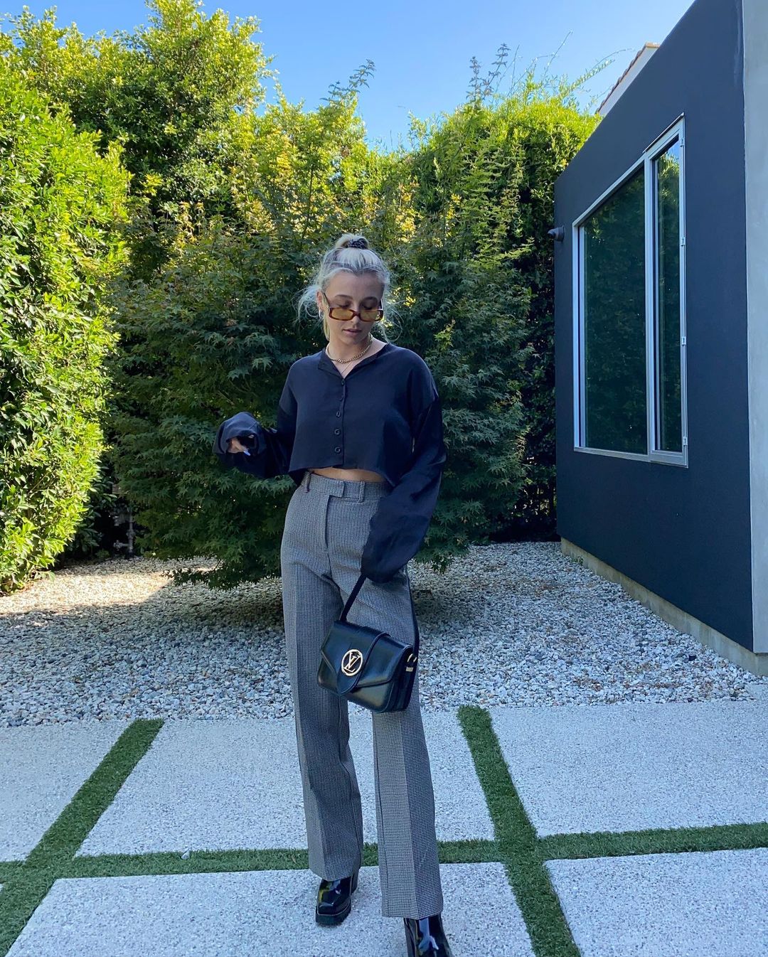 Emma Chamberlain Chic: Effortless Cool in Cropped Cardigan & Plaid Trousers