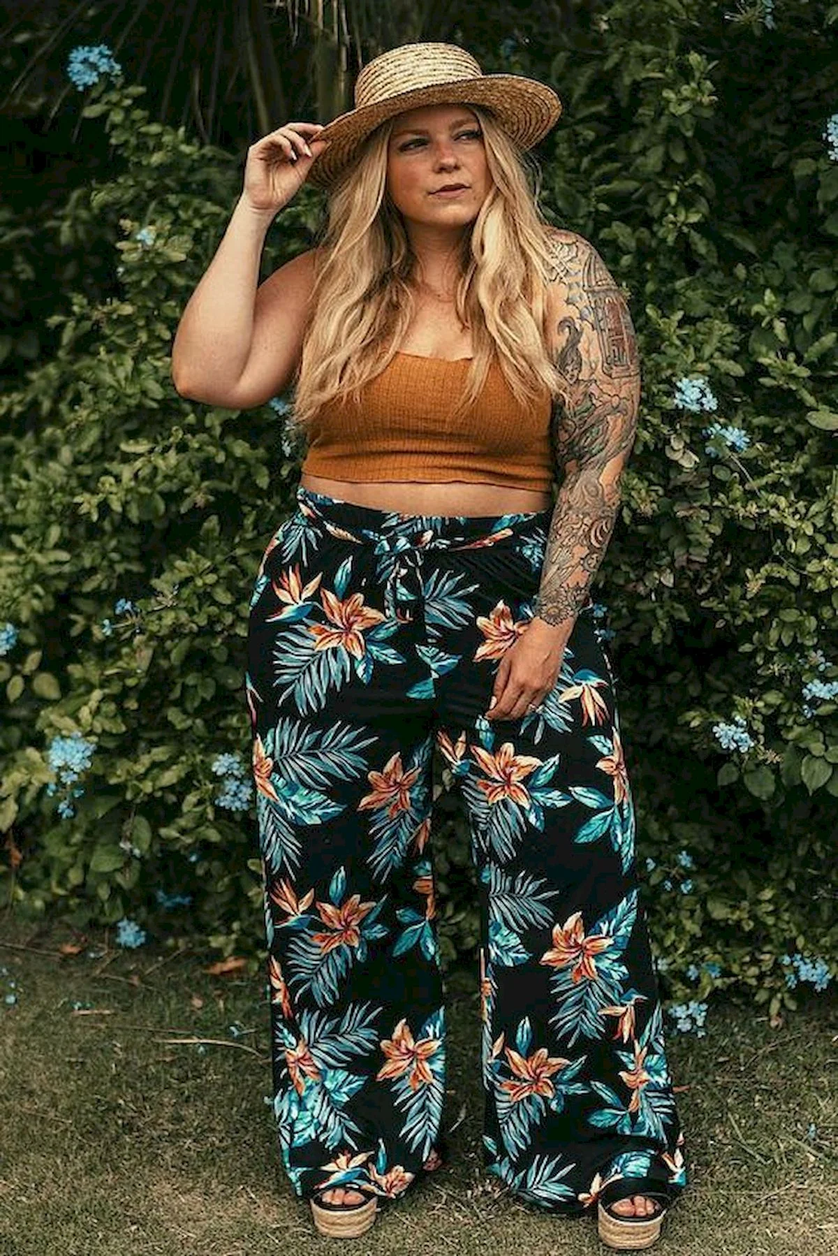 Tropical Chic: Embrace Your Curves in Floral Wide-Legs